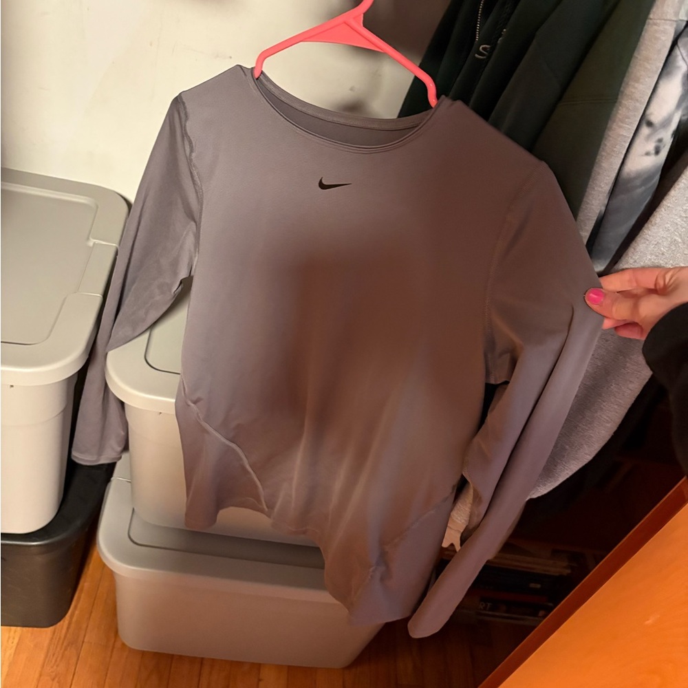 Nike Gray Long Sleeve Crew Neck Tee - Picture 2 of 3